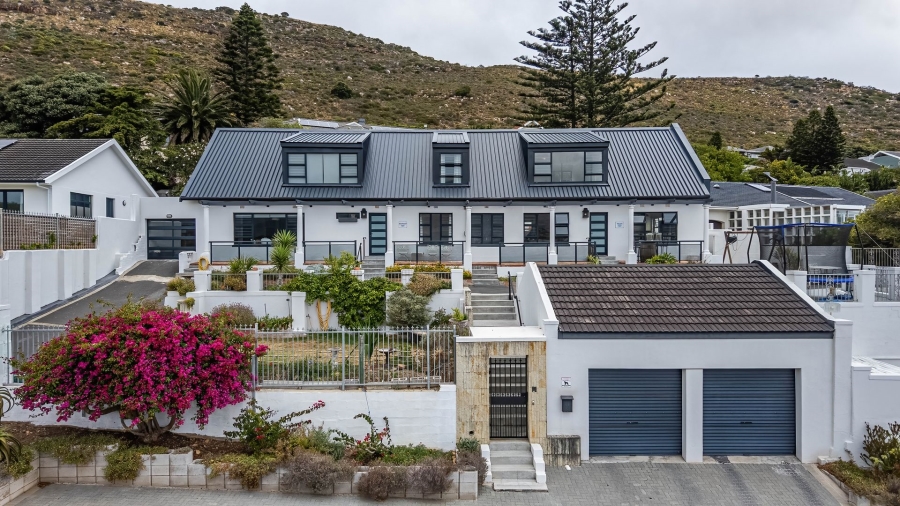 7 Bedroom Property for Sale in Fish Hoek Western Cape